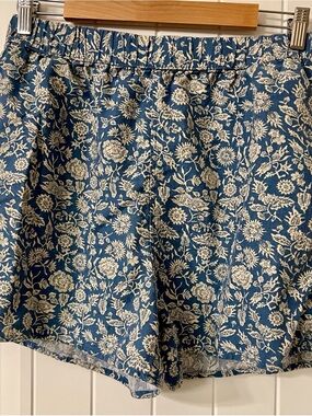 Universal Thread Blue Floral High-Waist Shorts